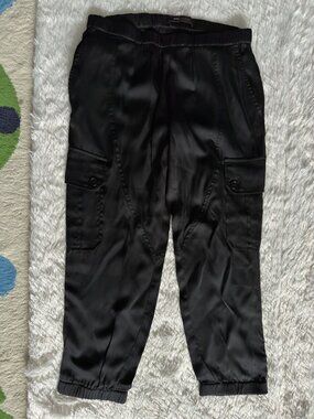 bcbgmaxazria cropped satiny cargo style pants Small